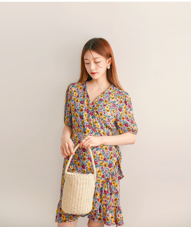 Hè này đúng là phải mặc váy quấn, vì chọn kiểu gì thì nhìn cũng xinh xắn và dễ thương Hè này đúng là phải mặc váy quấn, vì chọn kiểu gì thì nhìn cũng xinh xắn và dễ thương
